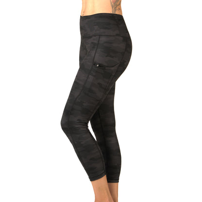 CAN. Performance Capri Leggings